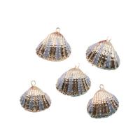 Shell Pendants, with Brass, gold color plated, dyed & DIY, Length about 18-22mm,Hight about 20-25mm, 5PCs/Bag, Sold By Bag
