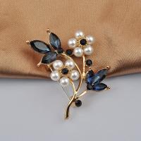 Zinc Alloy Brooches with Plastic Pearl Flower for woman & with rhinestone nickel lead & cadmium free Sold By PC