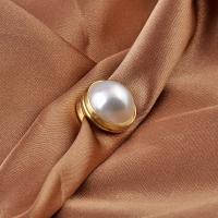 Plastic perle broche, Messing, med Plastic Pearl, med magnetisk & for kvinde, hvid, nikkel, bly & cadmium fri, 16mm, Solgt af PC