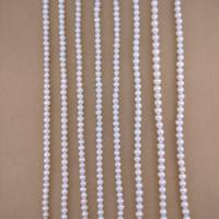 Perline perle d'acqua dolce naturale, perla d'acquadolce coltivata naturalmente, Leggermente rotondo, DIY, bianco, Length about 4-5mm, Appross. 75PC/filo, Venduto per Appross. 38 cm filo
