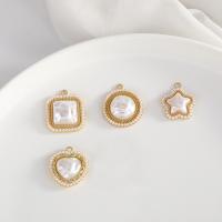 Colgantes de Aleación de Zinc, con Perlas plásticas, chapado en color dorado, Bricolaje & diferentes estilos para la opción, Vendido por UD