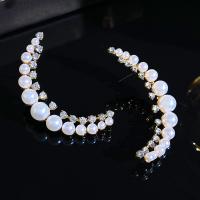 Zinklegierung Ohrstecker, mit Kunststoff Perlen, Mond, Modeschmuck & für Frau & mit Strass, Goldfarbe, frei von Nickel, Blei & Kadmium, 45x22mm, verkauft von PC