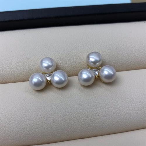 Boucles d'oreilles en perles d'eau douce, perle d'eau douce cultivée, avec laiton, fleur, bijoux de mode & pour femme & avec strass, blanc, pearl size:6mm, Vendu par paire