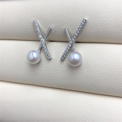Boucles d'oreilles en perles d'eau douce, perle d'eau douce cultivée, avec laiton, Lettre X, bijoux de mode & pour femme & avec strass, blanc, pearl size:6-7mm, Vendu par paire