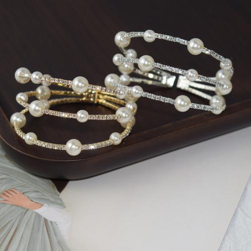 Fer Bracelets, avec perle de plastique, Placage, bijoux de mode & pour femme & avec strass, plus de couleurs à choisir, protéger l'environnement, sans nickel, plomb et cadmium, width 31mm, Diamètre intérieur:Environ 55mm, Vendu par PC