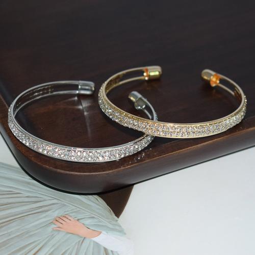 Fer Bracelets, Placage, bijoux de mode & pour femme & avec strass, plus de couleurs à choisir, protéger l'environnement, sans nickel, plomb et cadmium, width 7mm, Diamètre intérieur:Environ 62mm, Vendu par PC