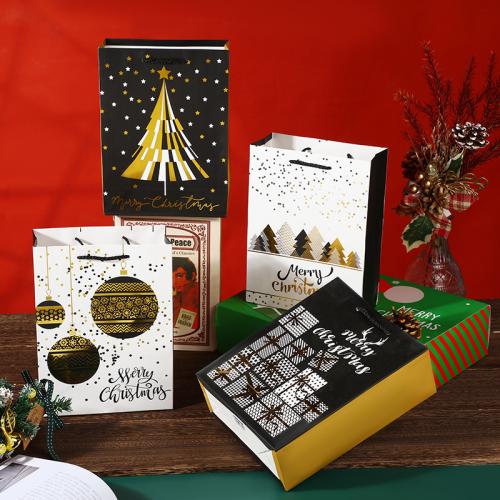 Weihnachtsgeschenkbeutel, Papier, mit Terylen Schnur, Weihnachts-Design & verschiedene Größen vorhanden, gemischte Farben, 12PCs/Menge, verkauft von Menge