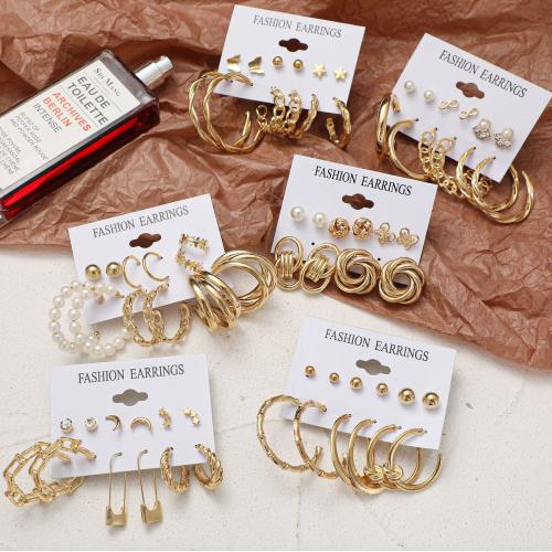 Cink Alloy Set naušnice, s Plastična Pearl, pozlaćen, različitih stilova za izbor & za žene & s Rhinestone, earring length 5-60mm, Prodano By Set