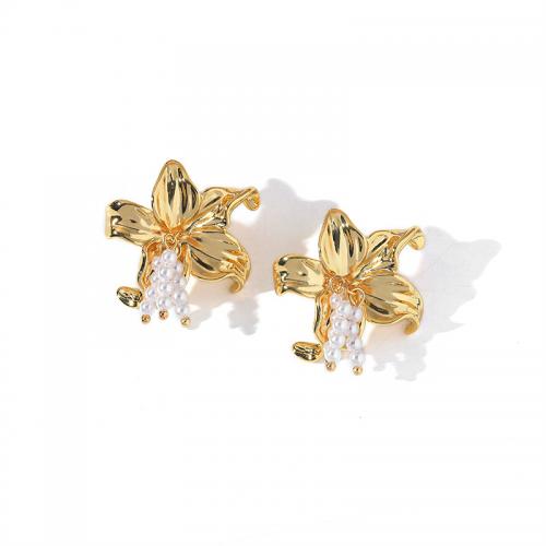Brass Stud Earring, with Plastic Pearl, Flower, 18K gold plated, fashion jewelry & for woman, nickel, lead & cadmium free, 30x28mm, Sold By Pair