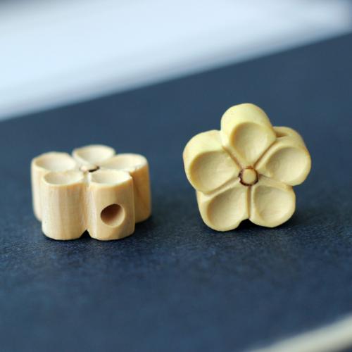 Miçangas de madeira, Buxo, Flor, esculpidas, DIY, amarelo, 12x5mm, vendido por PC