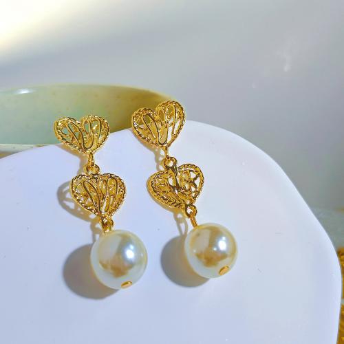 Boucles d'oreilles en alliage de zinc, avec perle de plastique, coeur, Placage de couleur d'or, bijoux de mode & pour femme & creux, blanc, 17x50mm, Vendu par paire