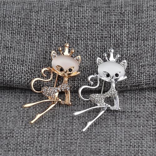 Zinc Alloy Brooches with Cats Eye Fox plated for woman Sold By PC