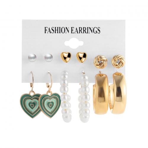 aleación de zinc Aretes, con Perlas plásticas, chapado en color dorado, Joyería & para mujer & esmalte, Vendido por Set