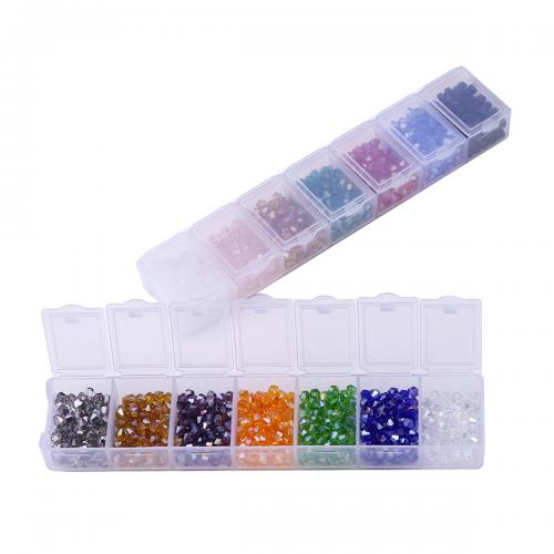 Модные  стеклянные бусинки, Стеклянный, с пластиковая коробка, DIY & граненый, разноцветный, box:15.5x3.5x1.81cm,beads:4x4.2mm, 2Ящики/Лот, Приблизительно 1400ПК/Лот, продается Лот