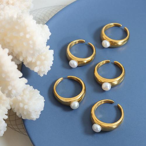 Prst prsten z nerezové oceli, 304 Stainless Steel, s Sladkovodní Pearl, módní šperky & různé velikosti pro výběr & pro ženy, zlatý, nikl, olovo a kadmium zdarma, Width 7mm, Prodáno By PC