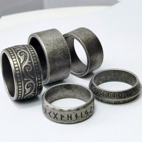 Ring Finger ze stali nierdzewnej, Stal nierdzewna 304, biżuteria moda & różnej wielkości do wyboru & różne style do wyboru & dla człowieka, bez zawartości niklu, ołowiu i kadmu, Thickness 2.2mm, sprzedane przez PC