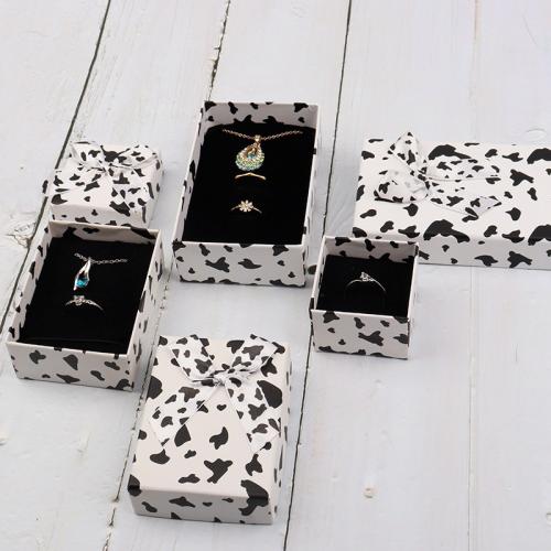 Χαρτί Πολυλειτουργικό Κοσμήματα Box, διαφορετικό μέγεθος για την επιλογή & με διακόσμηση κορδέλα bowknot, λευκό και μαύρο, Sold Με PC