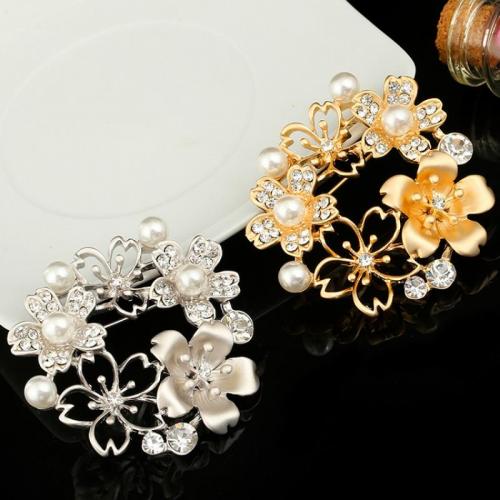 Zinc Alloy Brooches with Rhinestone & Plastic Pearl fashion jewelry & for woman nickel lead & cadmium free Sold By PC