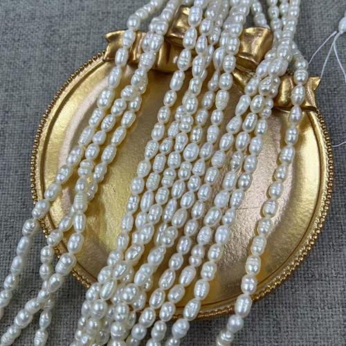 Perles d'eau douce de culture de riz, perle d'eau douce cultivée, DIY, blanc, Length about 4-5mm, Environ 54PC/brin, Vendu par brin