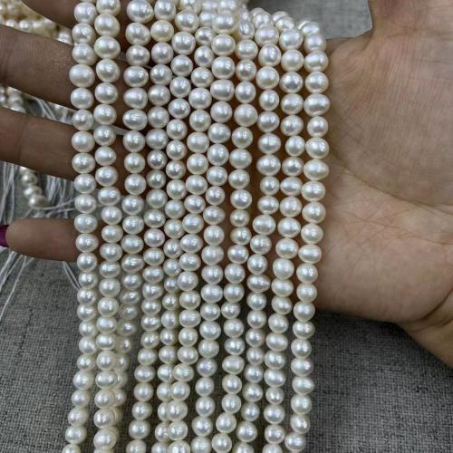 Naturalne perły słodkowodne perełki luźne, Perła naturalna słodkowodna, Lekko okrągły, DIY, biały, Length about 6-7mm, około 57komputery/Strand, sprzedane przez Strand