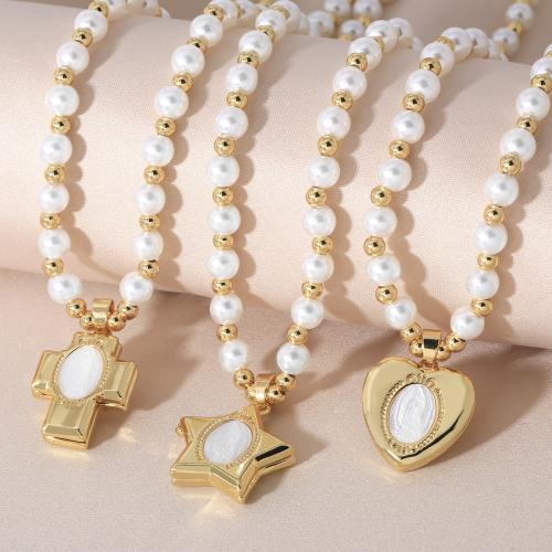 Messing halskettingen, met Hars & Plastic Pearl, plated, mode sieraden & verschillende ontwerpen voor de keuze, gouden, nikkel, lood en cadmium vrij, Verkocht door PC