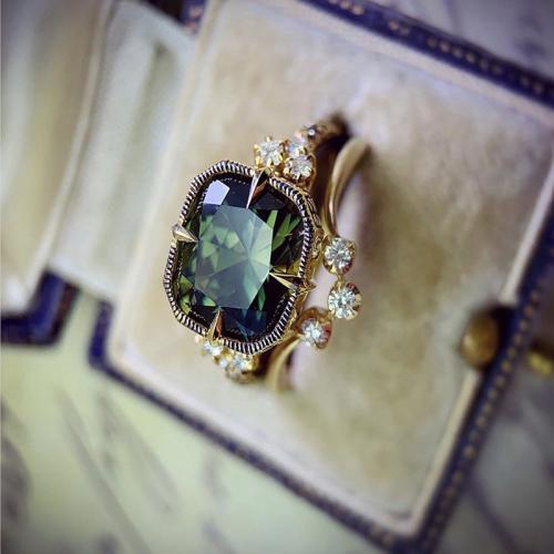 Zinklegering ringen, Zinc Alloy, met Edelsteen, plated, verschillende grootte voor keus & voor vrouw & met strass, gouden, Verkocht door PC