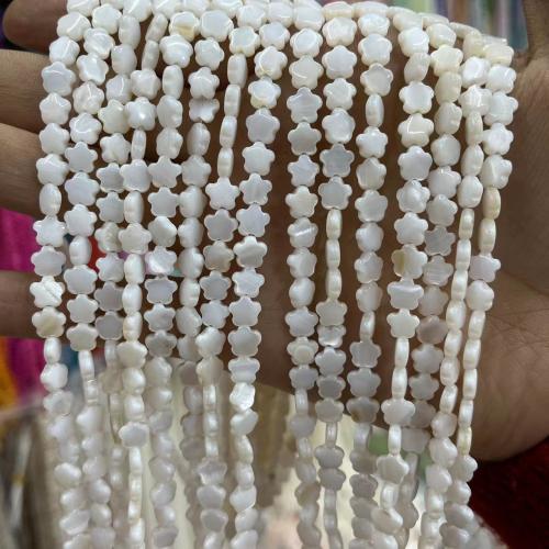 Natürliche Süßwasser Muschel Perlen, Süßwassermuschel, Blume, Modeschmuck & DIY & verschiedene Größen vorhanden, weiß, verkauft von Strang