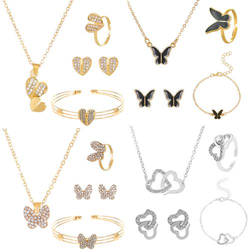 Zink Alloy Jewelry Sets, Stud Örhänge & bangleskjorta & finger ring & halsband, 4 stycken & olika stilar för val & för kvinna & med strass, Säljs av Ställ