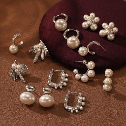 Edelstahl Ohrringe, 304 Edelstahl, mit Kunststoff Perlen, plattiert, verschiedene Stile für Wahl & Micro pave Zirkonia & für Frau, Silberfarbe, verkauft von Paar