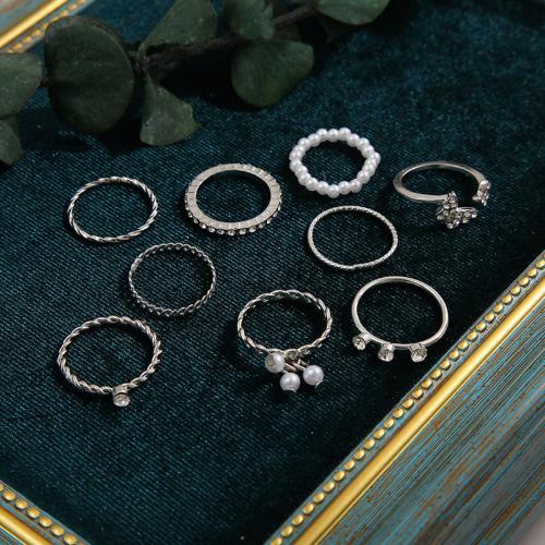 Ensemble d’anneau en alliage de zinc, avec cristal & perle de plastique, Placage, neuf pièces & pour femme, plus de couleurs à choisir, Vendu par fixé