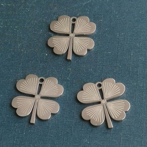 Titanium Steel Pendants, Four Leaf Clover, Vacuum Ion Plating, fashion jewelry & DIY, more colors for choice, 15x17x1.20mm, Sold By PC