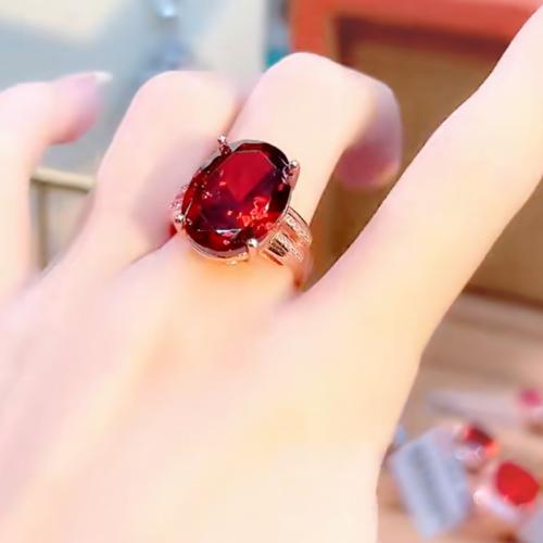 Ring Finger mosiądz, Platerowane w kolorze złota, dla kobiety & z kamieniem, czerwony, bez zawartości niklu, ołowiu i kadmu, inner diameter:17~20mm, otwór:około 2mm, sprzedane przez PC