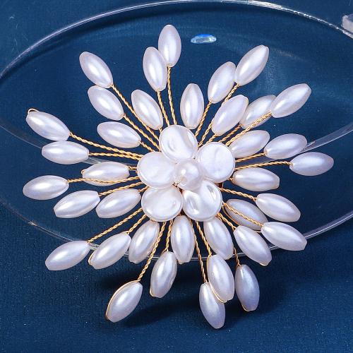 Plastic Pearl Brooch Brass with Plastic Pearl fashion jewelry & for woman golden Sold By PC