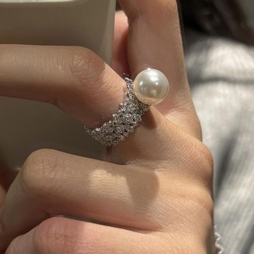 Cubique anneau en laiton Circonia Micro Pave, avec perle de plastique, bijoux de mode & pavé de micro zircon & pour femme, plus de couleurs à choisir, Taille:7, Vendu par PC