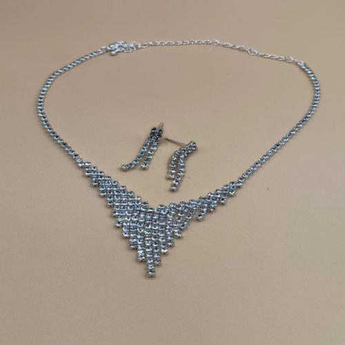 Conjuntos de joyería Rhinestone, pendiente & collar, metal, con diamantes de imitación, con 15cm extender cadena, 2 piezas & para mujer, earring 30*4mm, longitud aproximado 28 cm, Vendido por Set