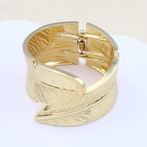 Tibetan Style Bangle, with Iron, plated, fashion jewelry, golden, nickel, lead & cadmium free, 62.20x61.40x36.80mm, 12PCs/Bag, Sold By Bag