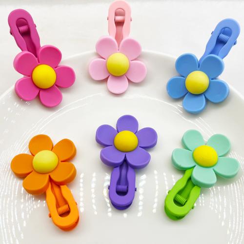 Alligator Hair Clip Resin for children Sold By PC