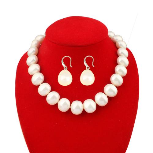 Shell Pearl Jewelry Set, 2 pieces & fashion jewelry, mixed colors, Bead size: 15x18x14mm, necklace length: 45cm, Sold By Set