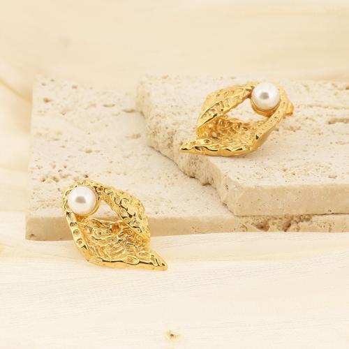 Boucle d'oreille Acier Titane, avec perle de plastique, Placage de couleur d'or, styles différents pour le choix & pour femme, plus de couleurs à choisir, Vendu par paire