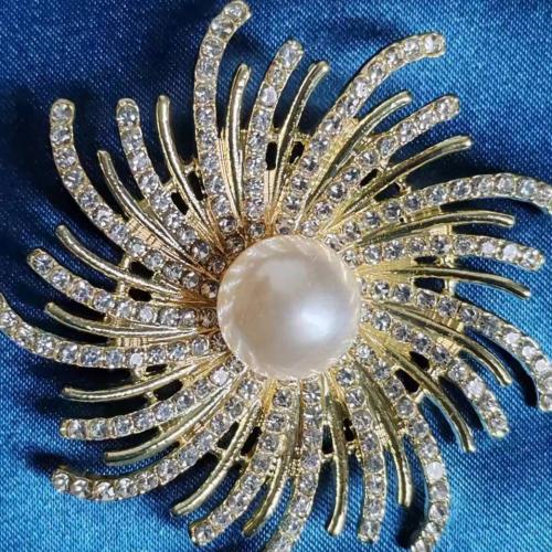 Tibetan Style Brooches, with Plastic Pearl, plated, for woman & with rhinestone, golden, 50mm, Sold By PC