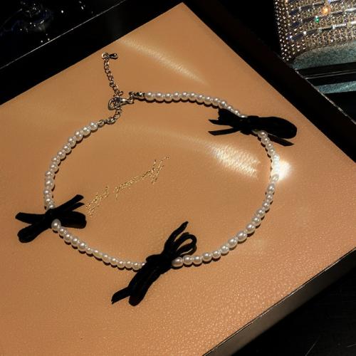 Ожерелье Мода Choker, цинковый сплав, с Бархат & Пластиковая жемчужина, с 5cm наполнитель цепи, ювелирные изделия моды & Женский, белый, длина:Приблизительно 32 см, продается PC
