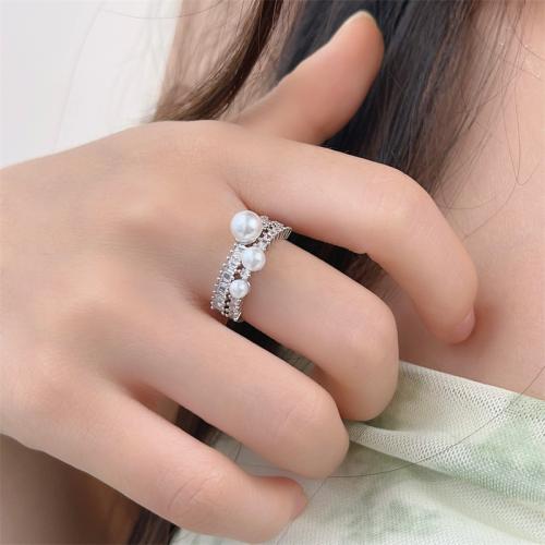 Cubique anneau en laiton Circonia Micro Pave, avec perle de verre, Placage, pavé de micro zircon & pour femme, argent, Vendu par PC
