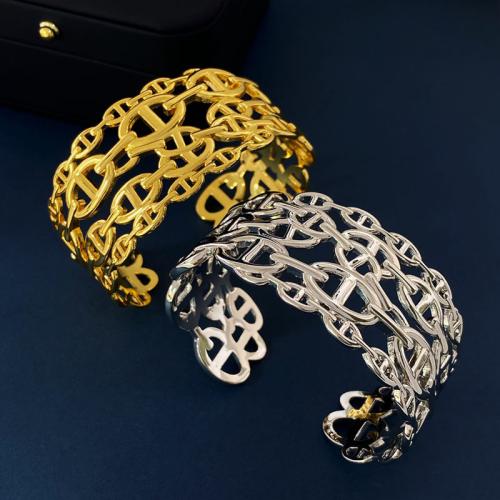 Bracelets en laiton, bijoux de mode & pour femme & creux, plus de couleurs à choisir, Diamètre intérieur:Environ 60mm, Vendu par PC