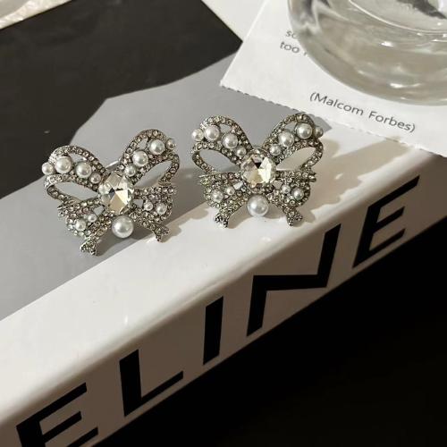 Pendientes Ear Cuff, aleación de zinc, con Perlas plásticas, Mariposa, Joyería & para mujer & con diamantes de imitación, plateado, 27x31mm, Vendido por Par