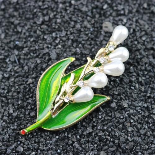 Zinc Alloy Brooches with Plastic Pearl Leaf gold color plated fashion jewelry & enamel & with rhinestone mixed colors nickel lead & cadmium free Sold By PC