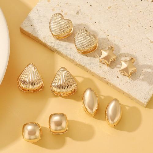 Boucles d'oreilles en alliage de zinc, bijoux de mode & styles différents pour le choix & pour femme, doré, Vendu par paire
