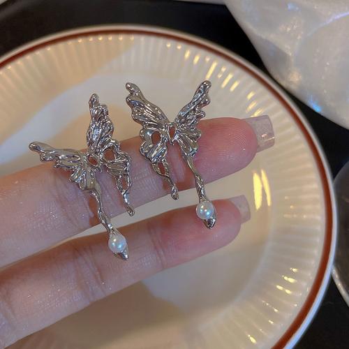 Tibetan Style Stud Earring, with Plastic Pearl, Butterfly, fashion jewelry & for woman, silver color, 39x21mm, Sold By Pair