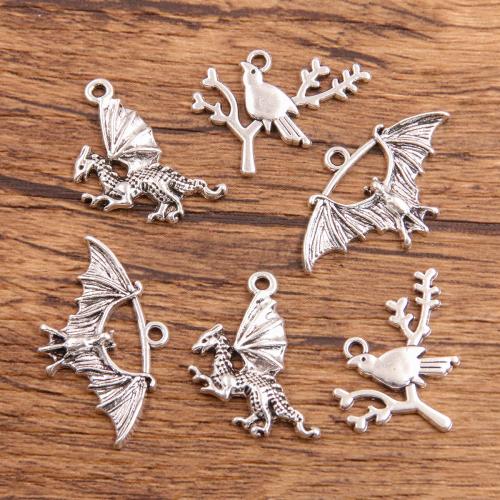 Pendentifs animaux en alliage de zinc, dragon, Placage de couleur argentée, DIY & styles différents pour le choix, plus de couleurs à choisir, protéger l'environnement, sans nickel, plomb et cadmium, 100PC/sac, Vendu par sac