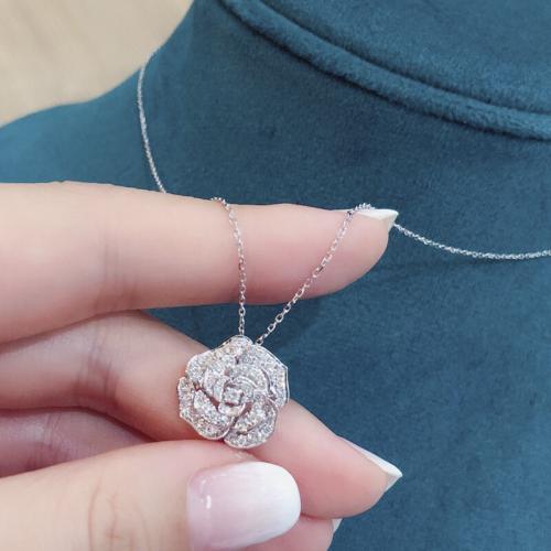 Collier en laiton cubique Zircon Micro Pave, fleur, bijoux de mode & pavé de micro zircon & pour femme, 17mm, Vendu par Environ 45 cm brin