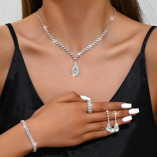 laiton parure de bijoux, avec cristal & strass, Placage, styles différents pour le choix & pour femme, argent, Vendu par fixé